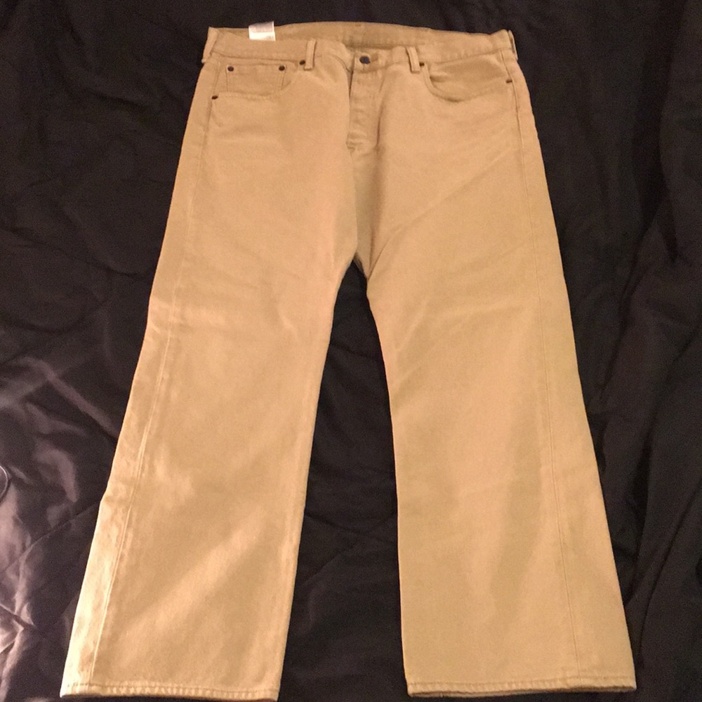 Khaki Men’s Levi Jeans 38W 30L